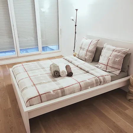 Comme Chez Vous 2